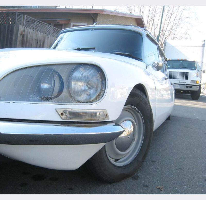 Illustration for article titled 1969 Citroƫn DS Station Wagon